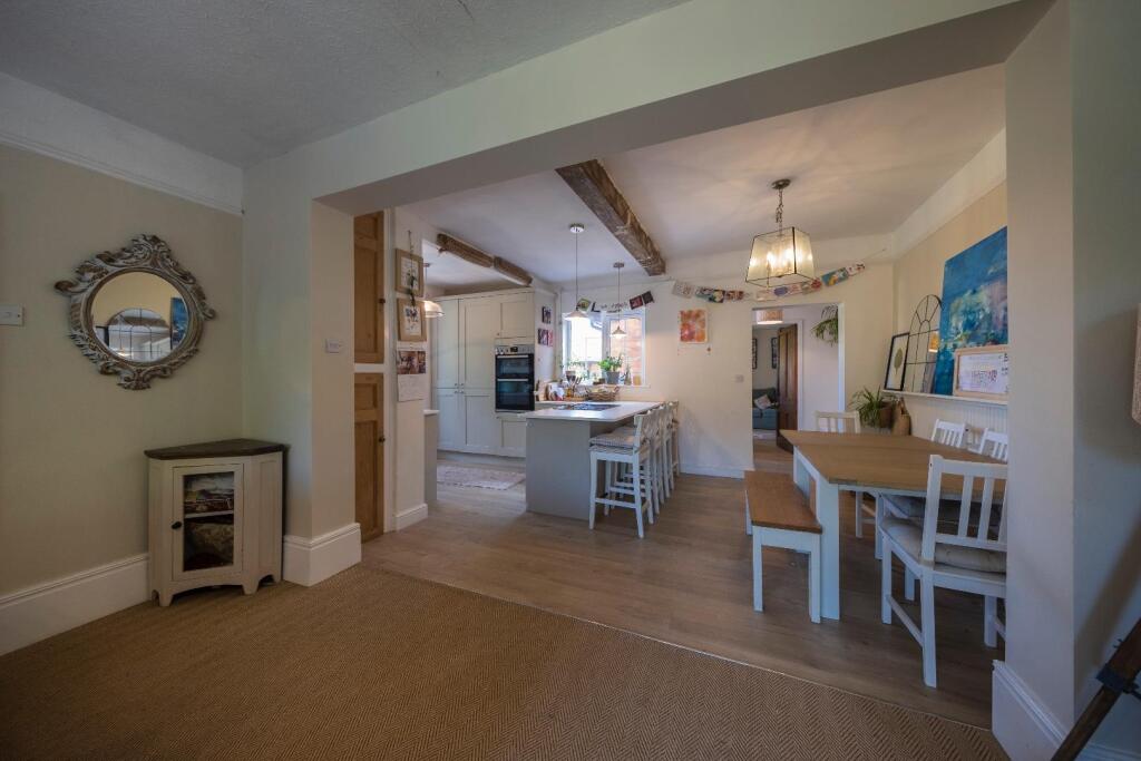 3 Manor Cottages-016.JPG