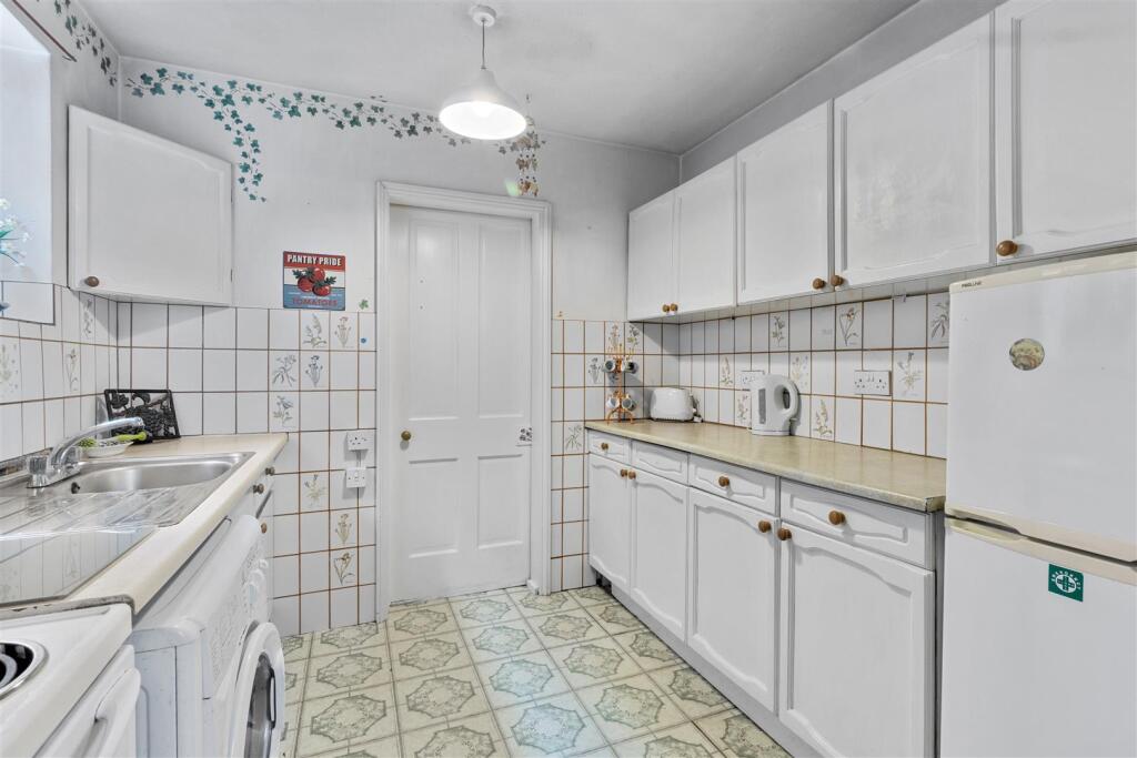 kitchen #3.jpg