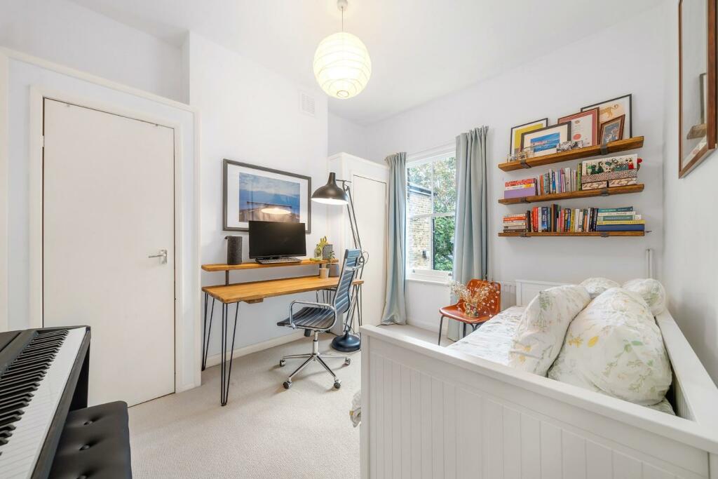 Bedroom 2.jpg