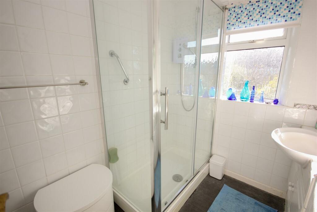 Shower Room.jpg