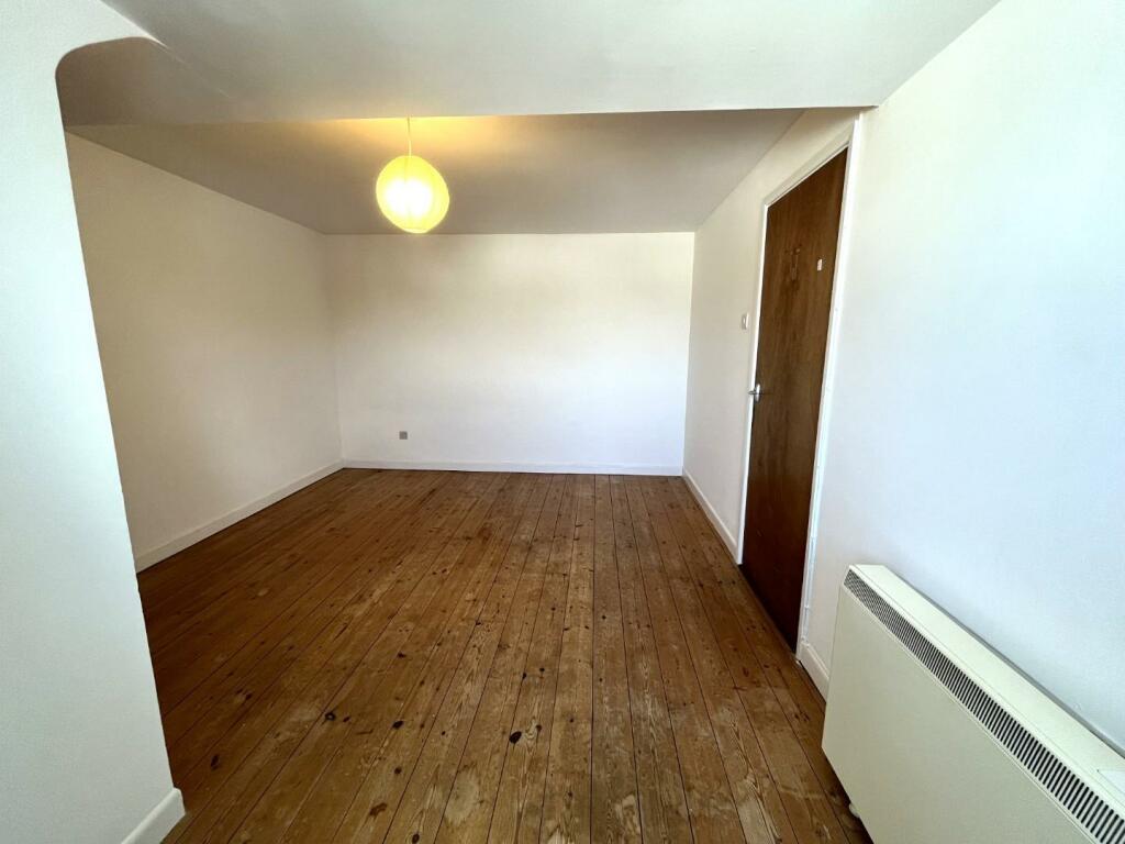 Bedroom 2.JPG