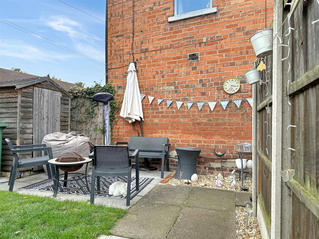Paved Seating Area 974