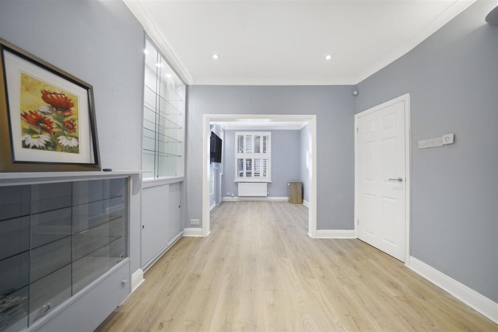 54 First Avenue - Wn3Ze3qirFofeZ8LZDFs.jpg