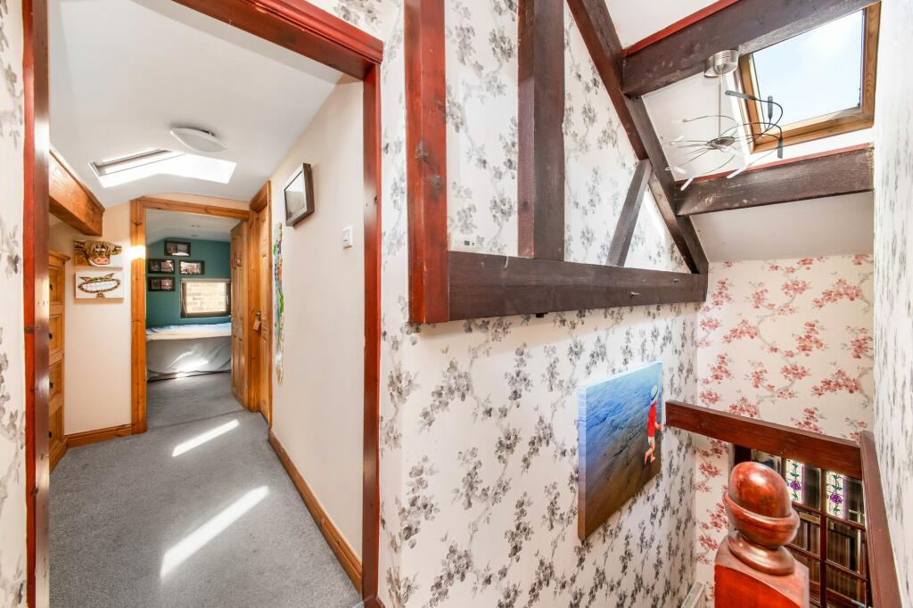 FIRST FLOOR LANDING