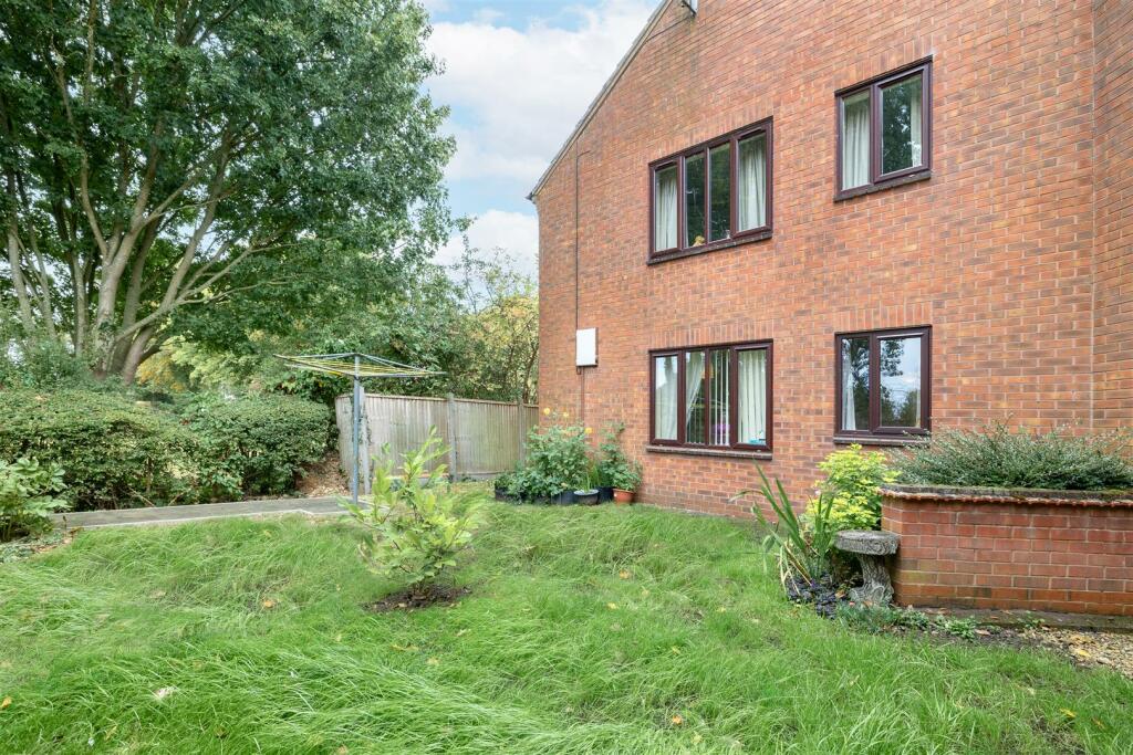 24 Western Close, Ashby