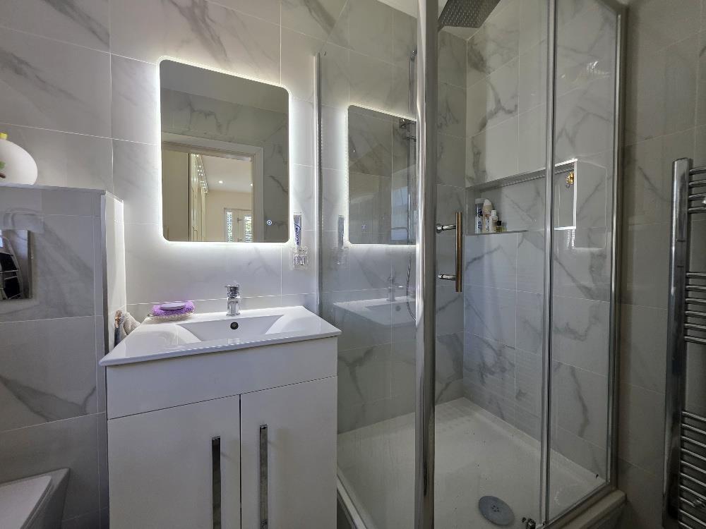 En-Suite Shower Room/WC