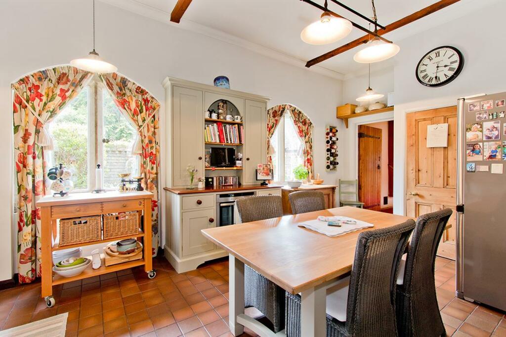 kitchen2.jpg