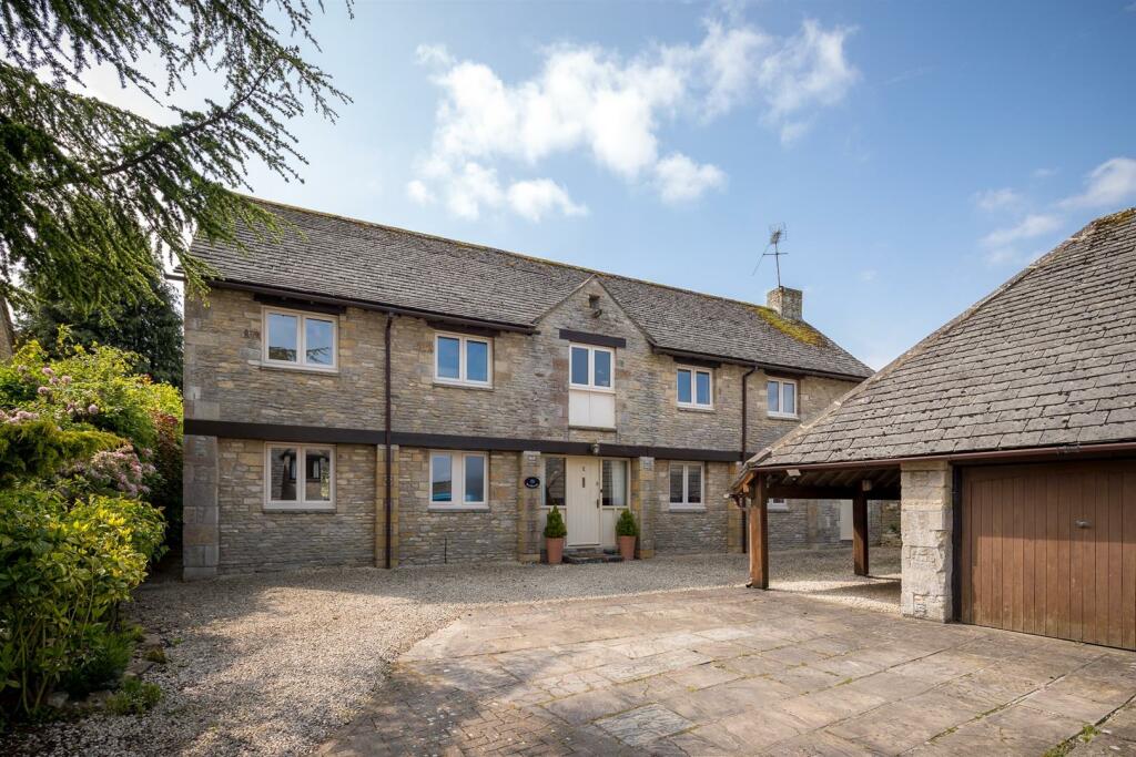 3 - The Granary - GL7 6PA - Web.jpg