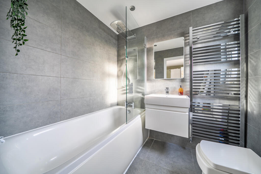 1396205-3-695e746...