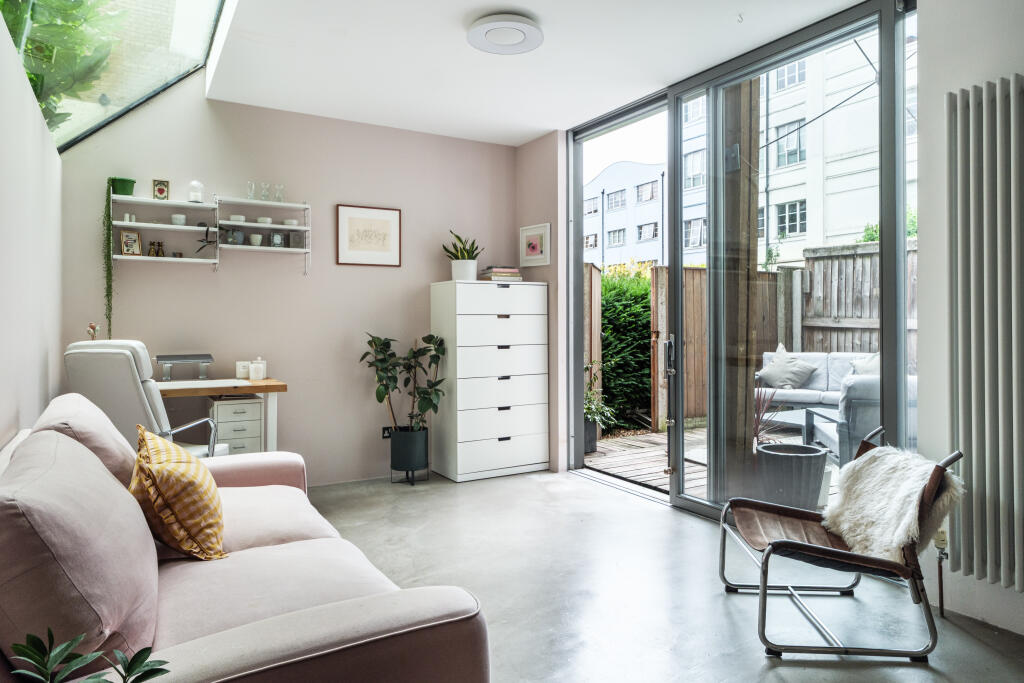 SUNLIGHT-SQUARE-1 (3).jpg