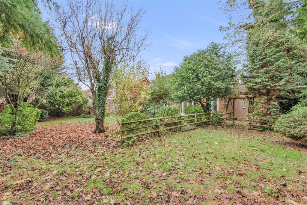 66 Main Road, Austrey