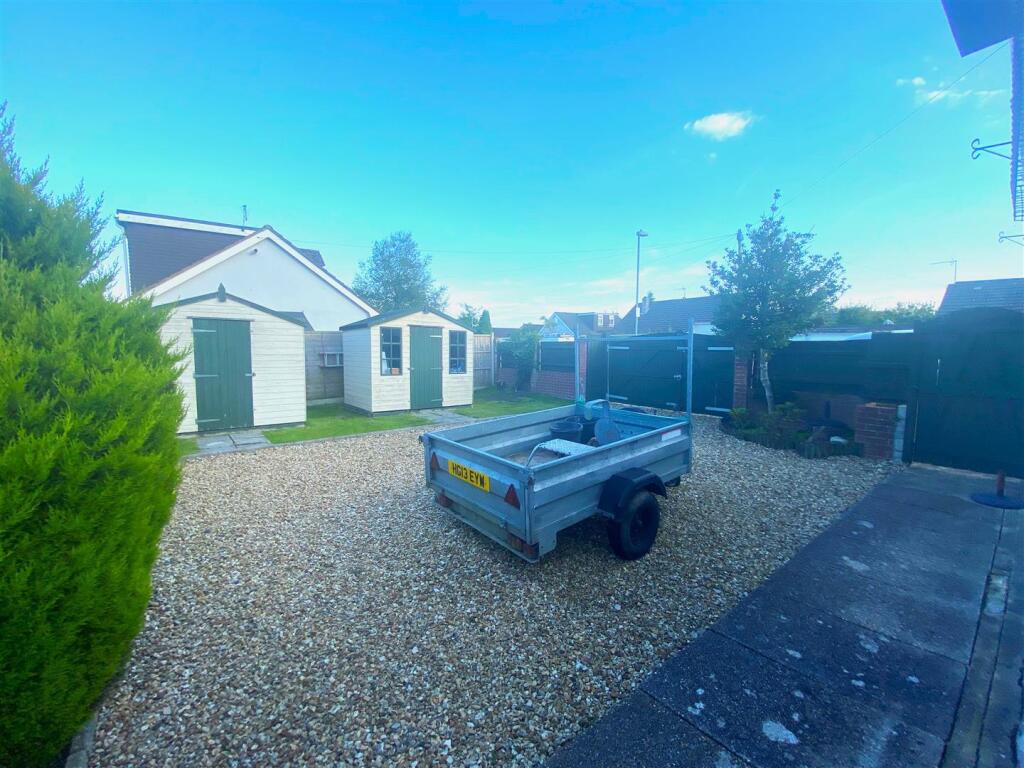 driveway new 2.jpg