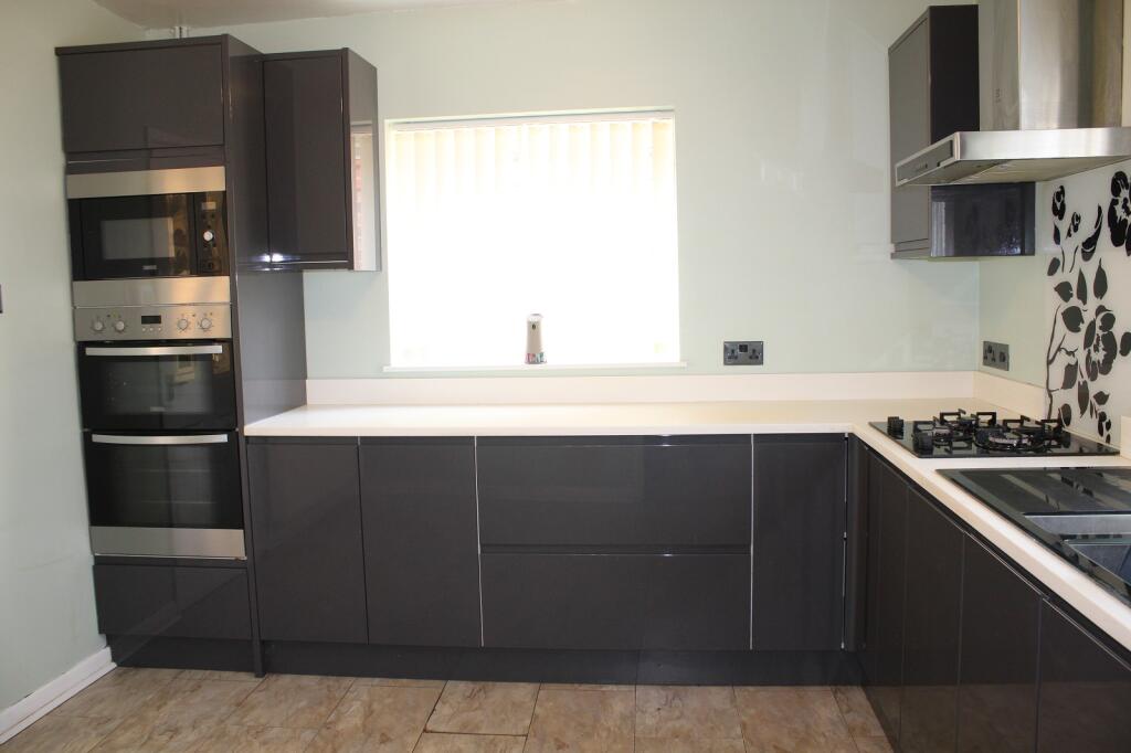 Fitted Kitchen Picture 2