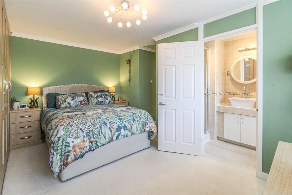 Double bedroom