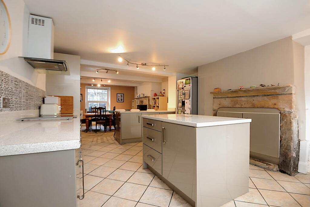 Kitchen/Dining Room