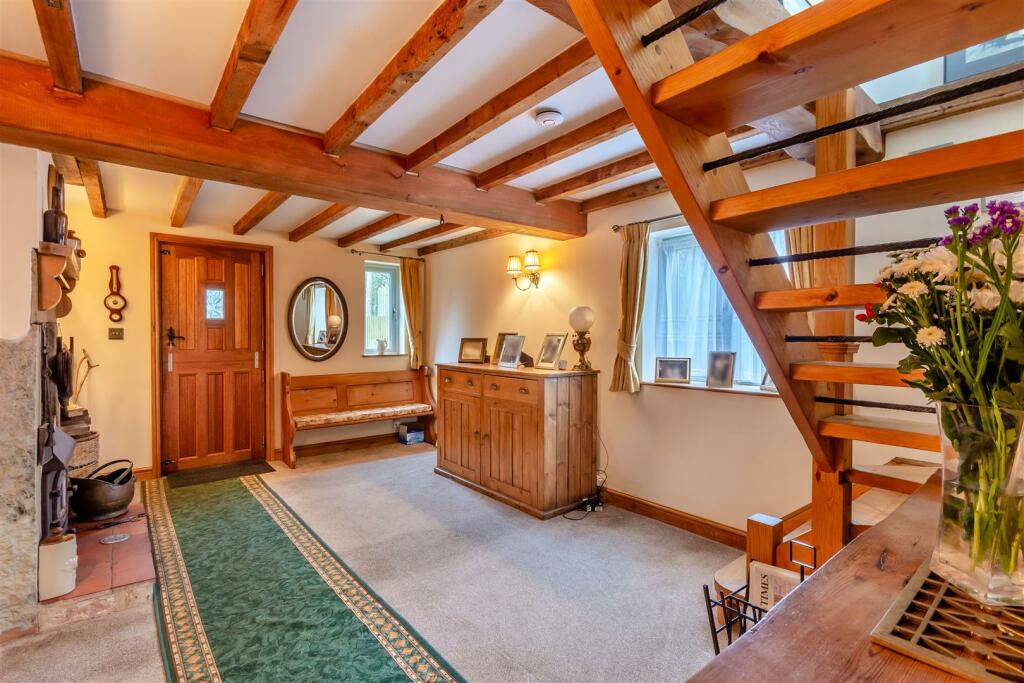 8625708-interior15.jpg