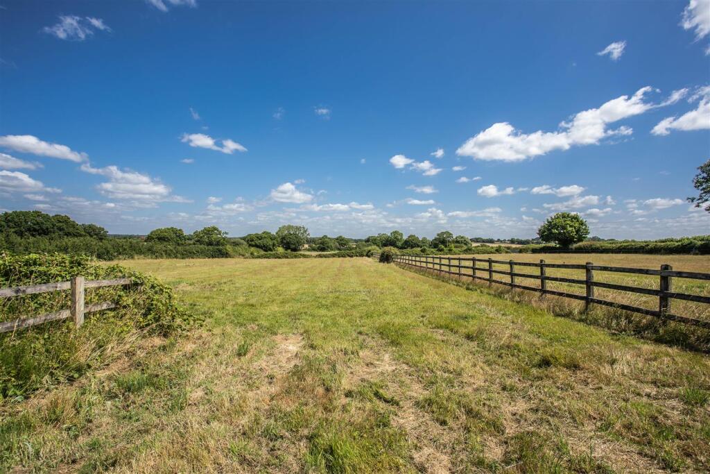 Bungalow &amp; Stable Church Farm-56.jpg