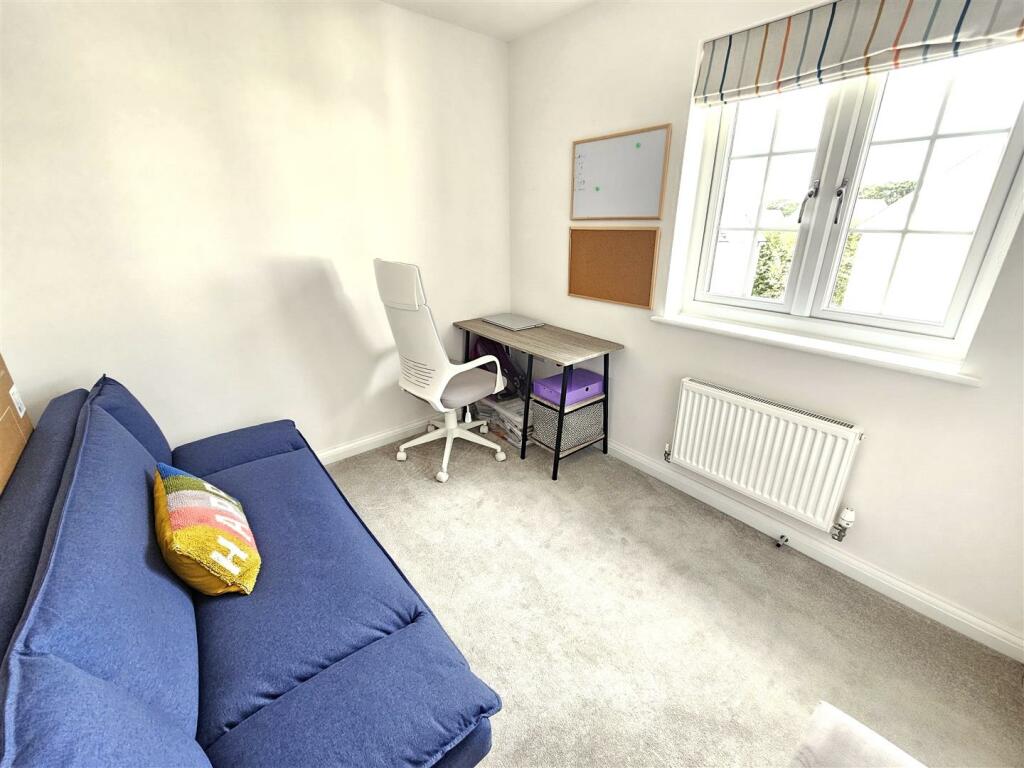 Bedroom 4.jpg