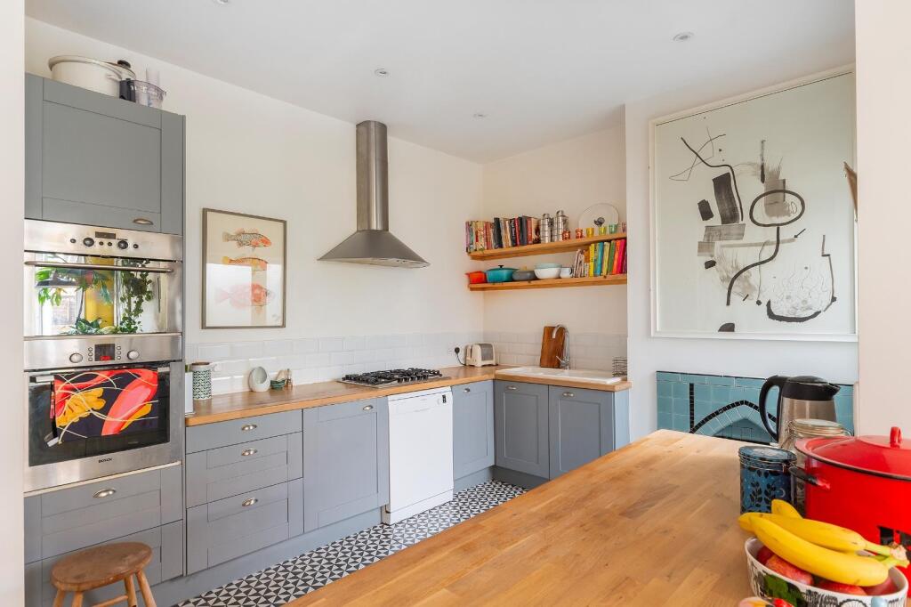 2E0RFS - Kitchen D.jpg