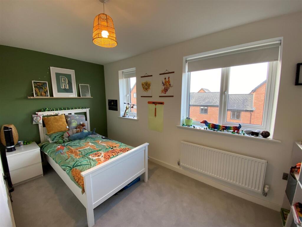 34 Ffordd Darwin - bedroom 3.jpg