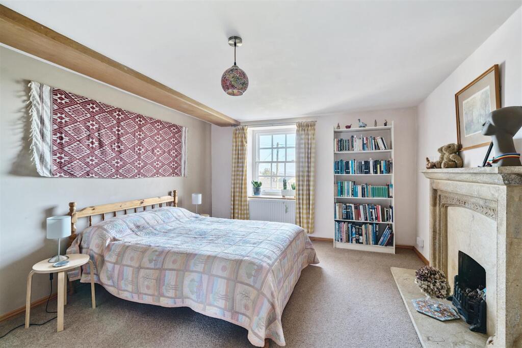 2nd Guest bedroom