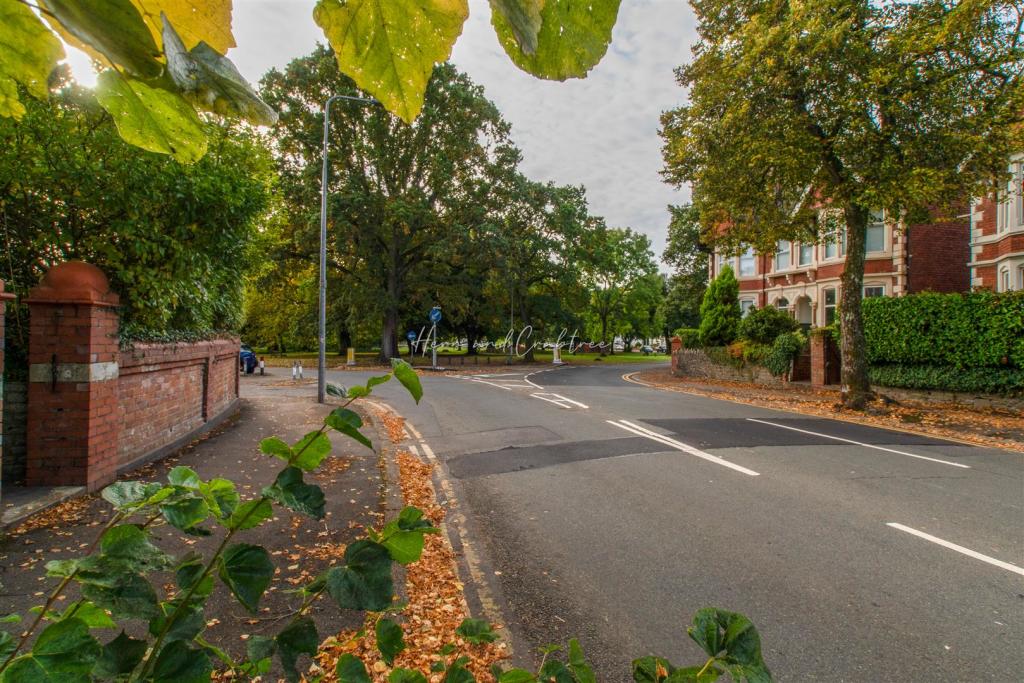 Llandennis Road, Cyncoed, HernCrabtree (2).jpg