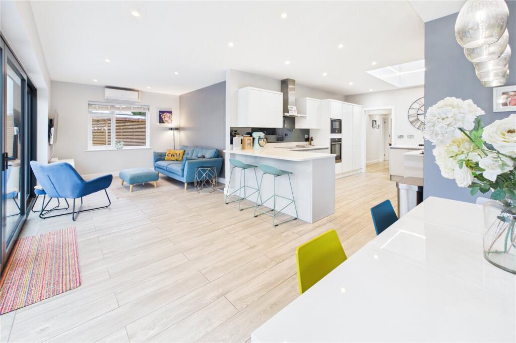 Kitchen/Living Area