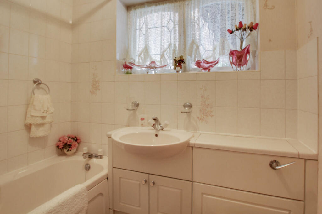 Bathroom/WC (downstairs)