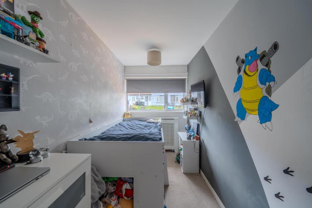 44 Lea Close-1.jpg