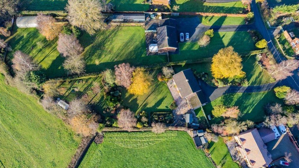 Longacre Horsemans Green, Whitchurch