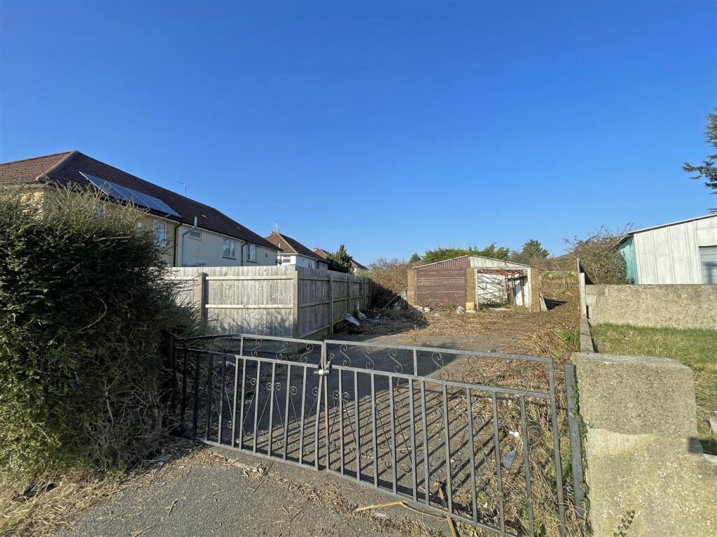 8 - Building Plot for Auction, Lockleaze.JPG