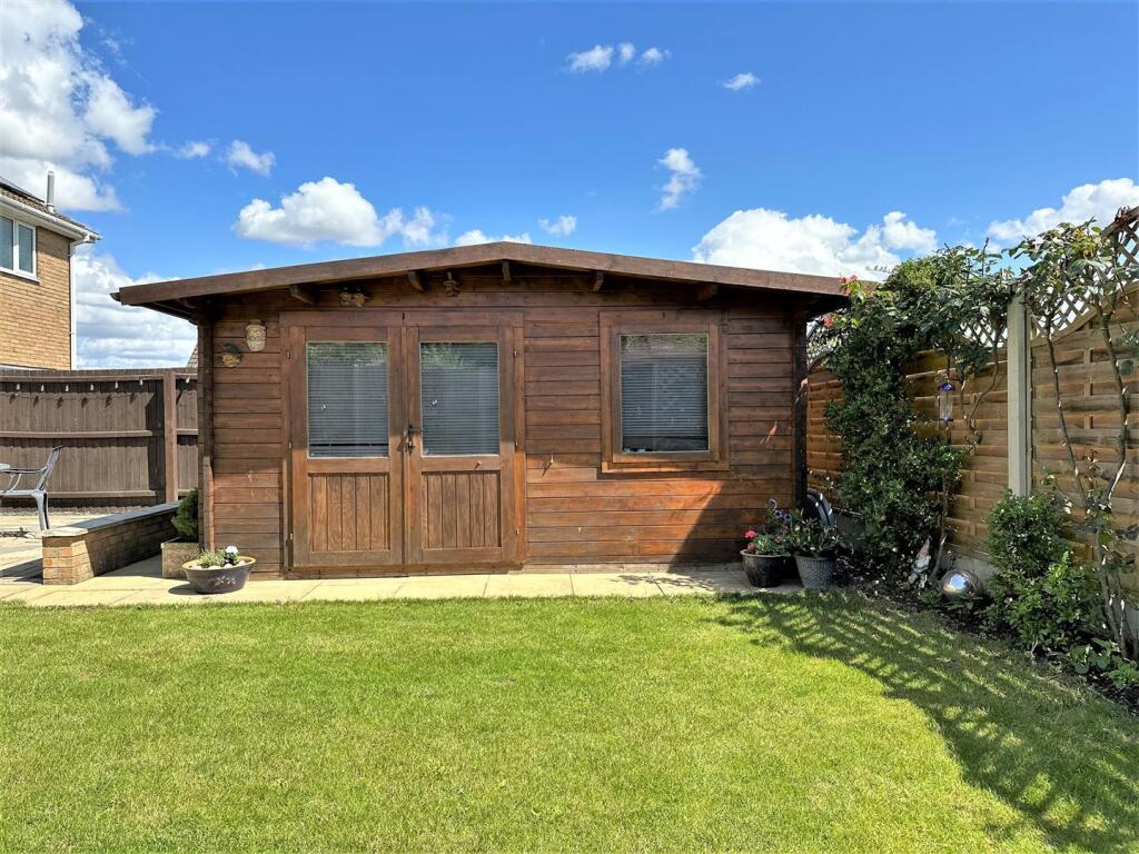 Detached Timber Workshop 669