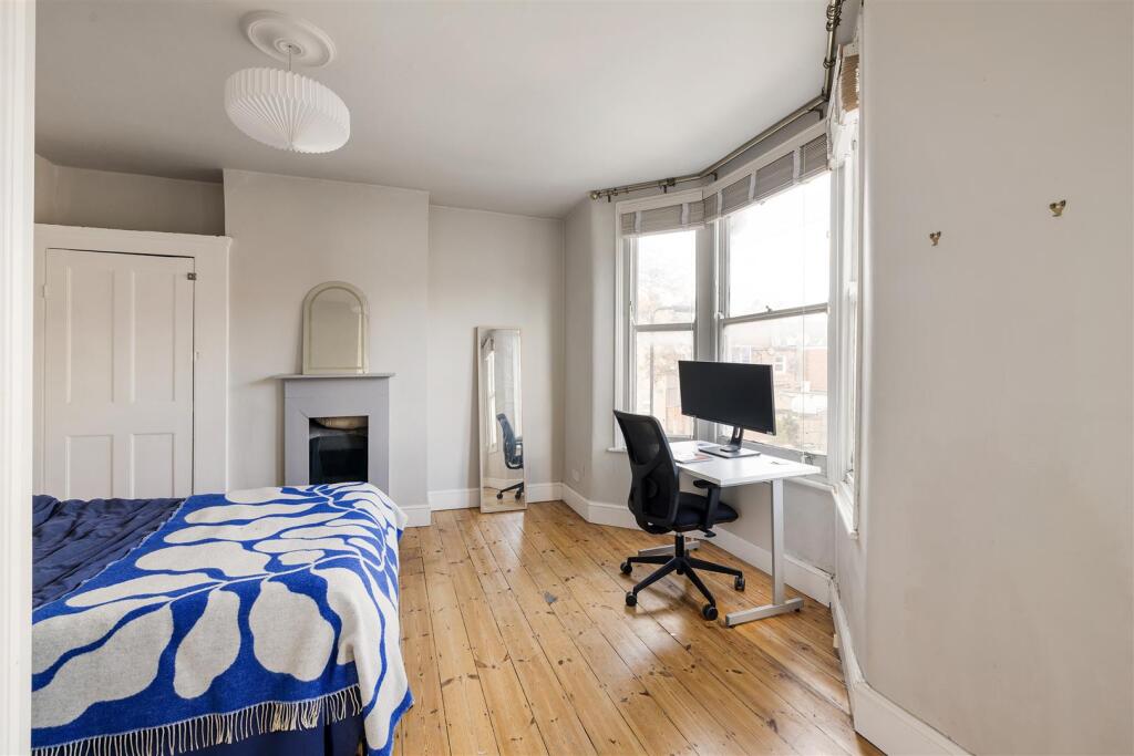 Dagenham Road, E10