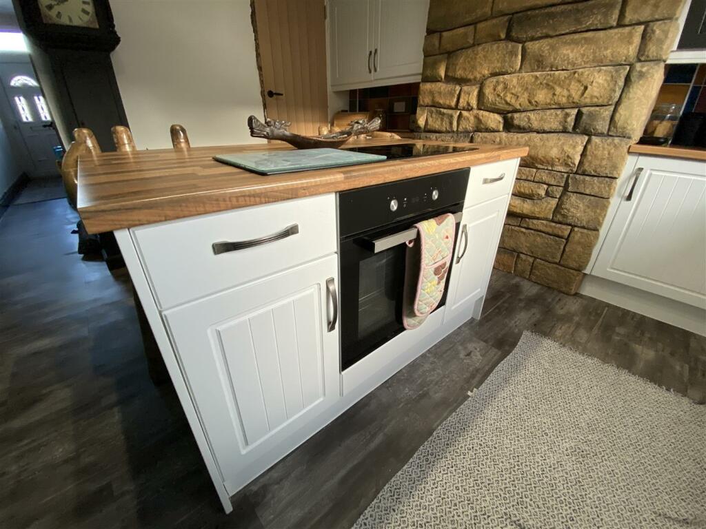Kitchen: