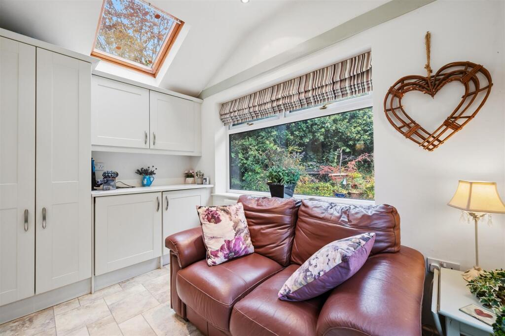 Utility - Seating area.jpg