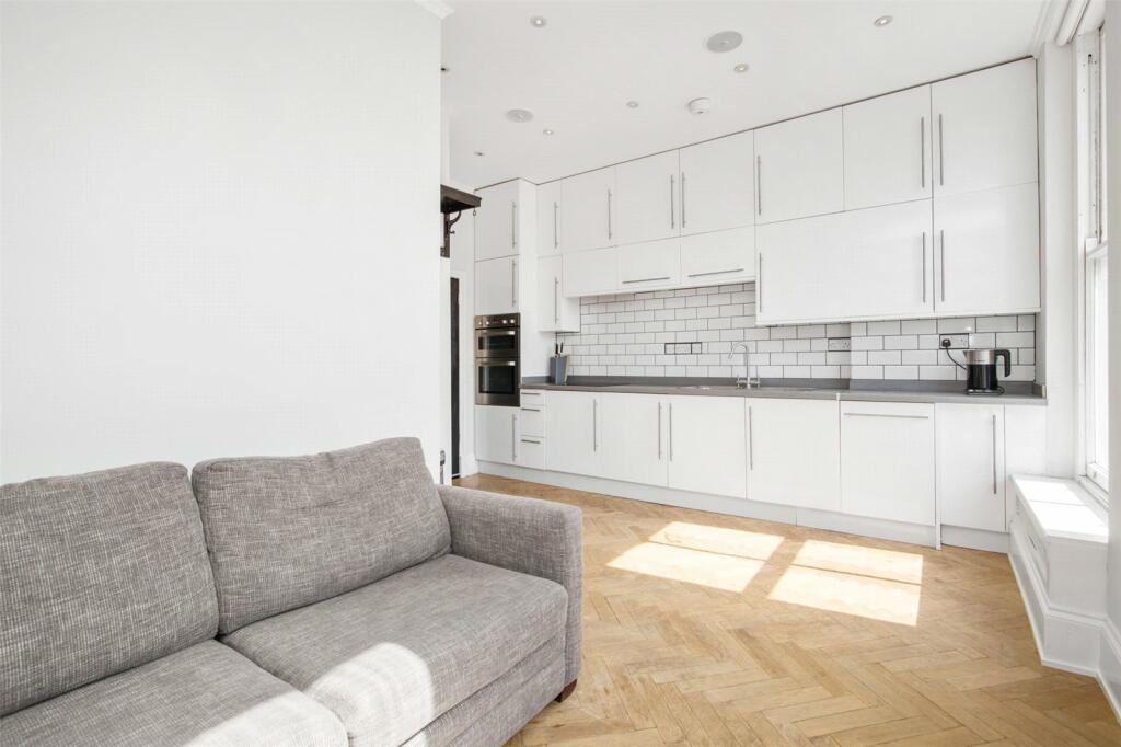 Living Room/Kitchen