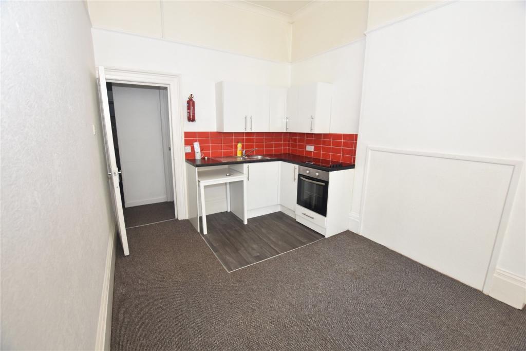 Lounge/Kitchen