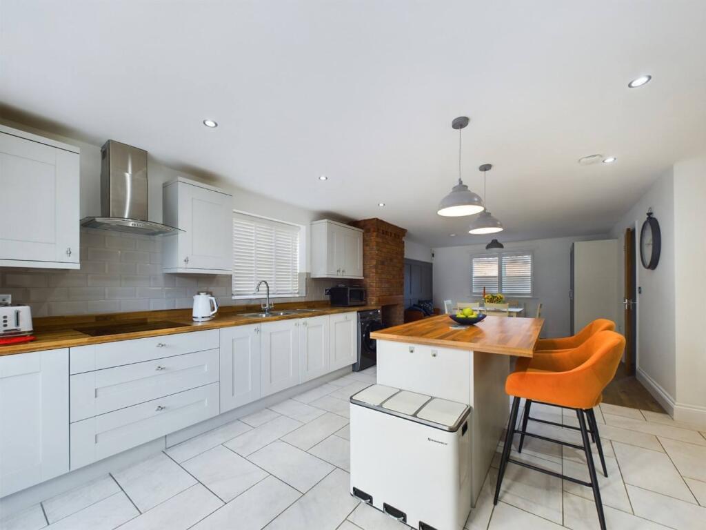 Kitchen/Dining/Breakfast Area