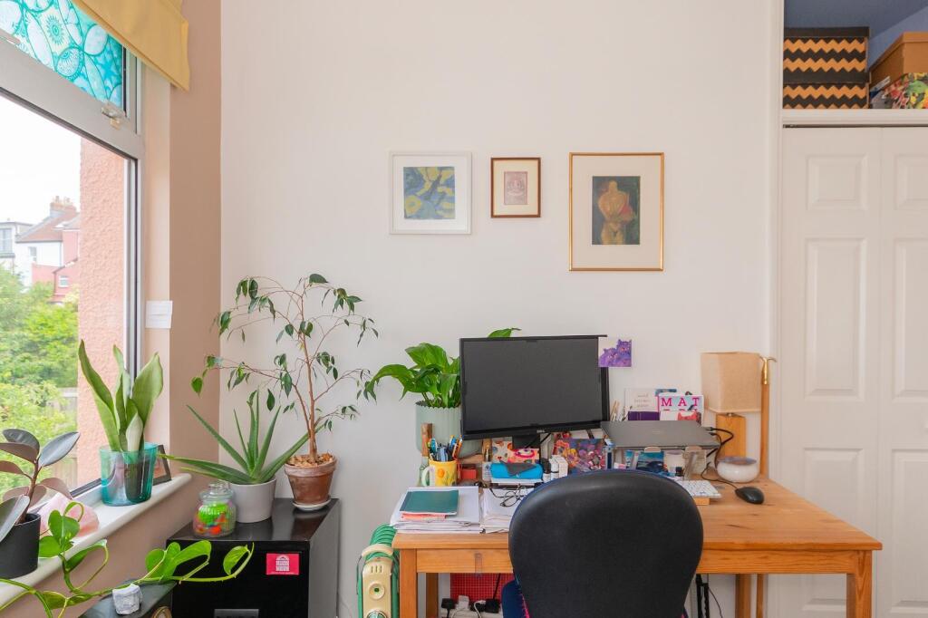 0V7STN - Bedroom B.jpg