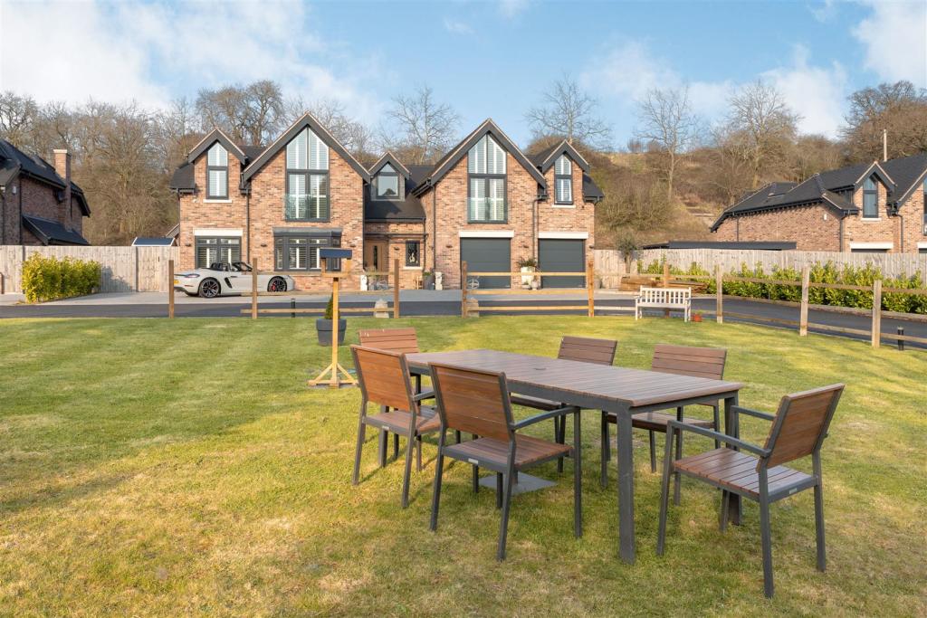 8496165-exterior29.jpg