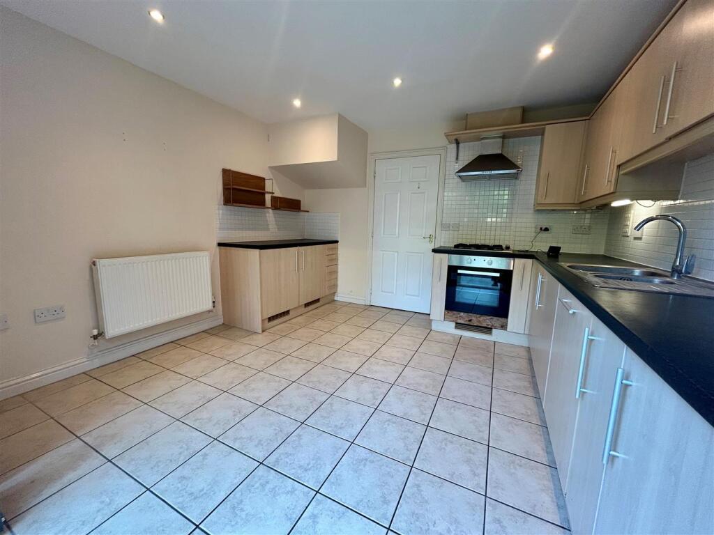 5 Le Freth Drive kitchen 1.jpg