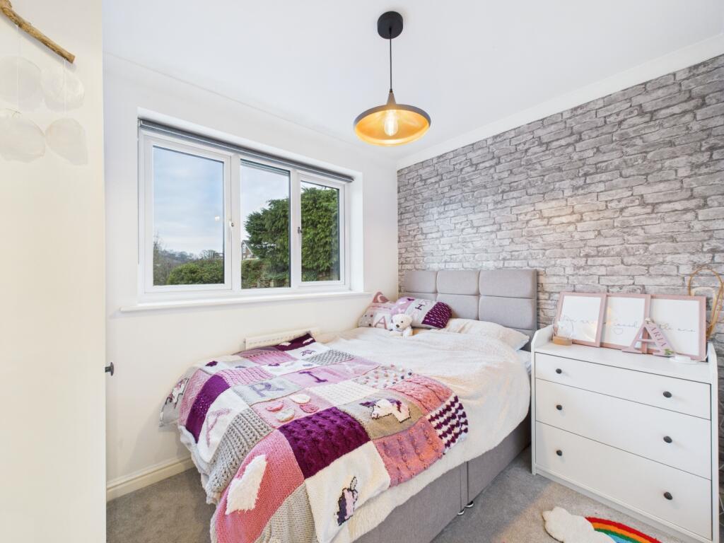 CAM02093G0-PR0067-STILL021