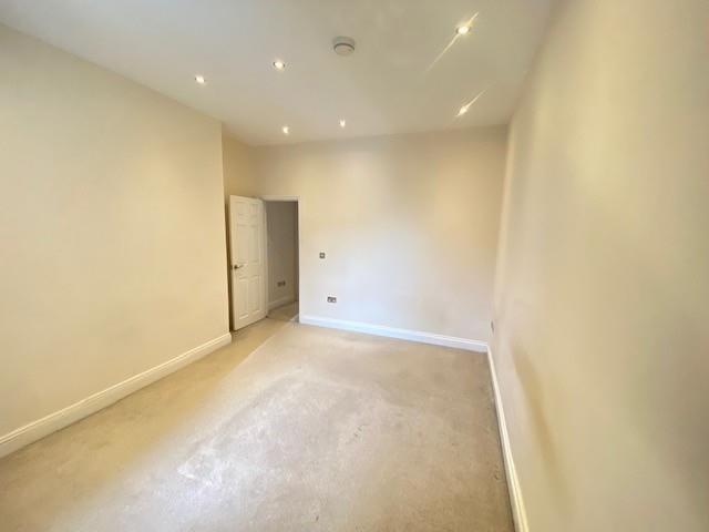connaught flat 2 ..jpg