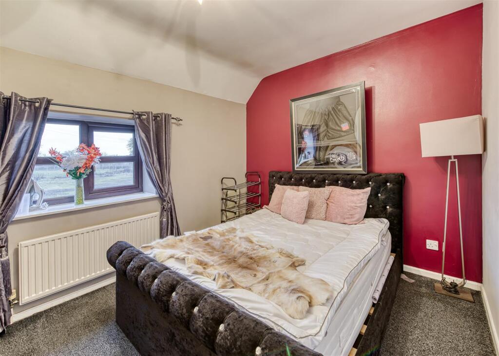 Hammerton House-bed5.jpg