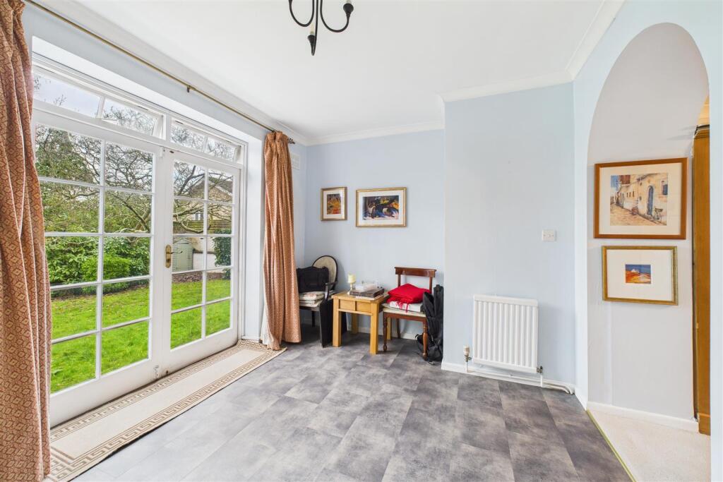 Garden Flat, 63 Newbridge Hill, Newbridge, Bath BA