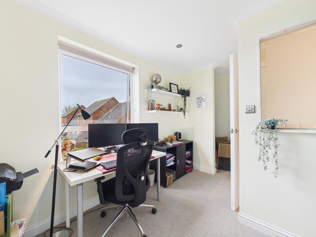 CAM01984G0-PR0529-STILL021