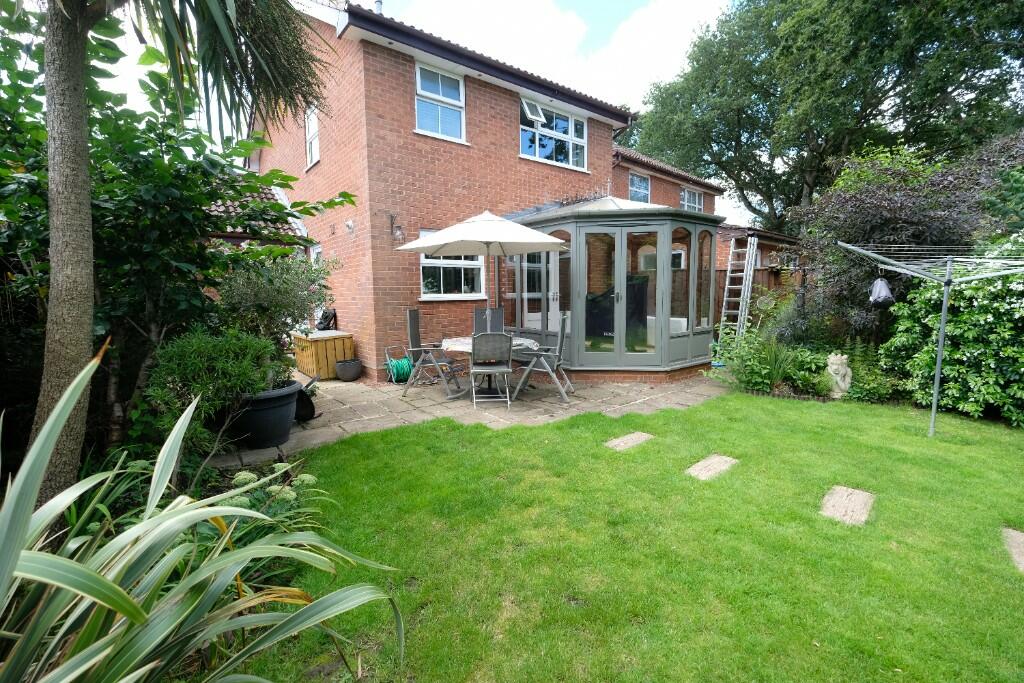 GARDEN 