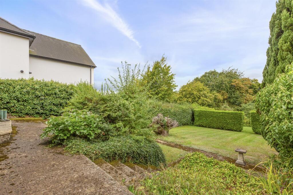 Marchwood, Hammersley Lane, HP13 7BY-8.jpg