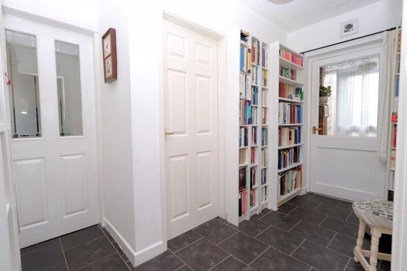 L Shaped Entrance Hall