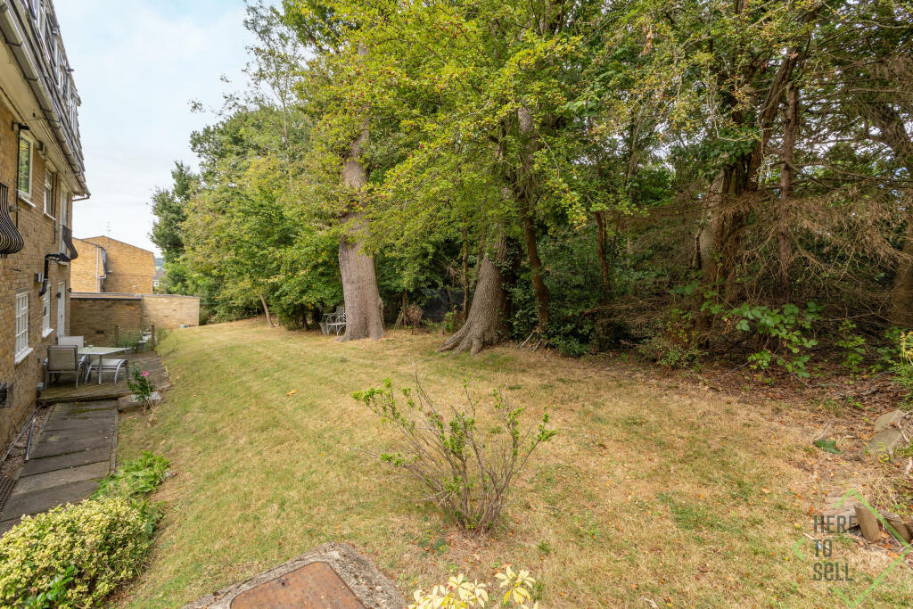 20 Crofton Way, Enfield, EN2 8HS-29